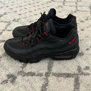 Nike Air Max 95, Bred, Size 9.5